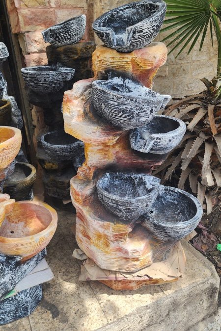 نافورة الشلال الصخري (4 جاطات) – نحاسي مع أسود رخامي